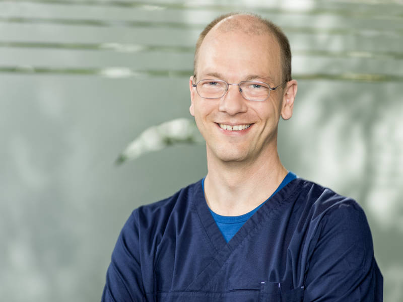 Dr. med. Dr. med. dent. Rafael Grimm Dr. med. Dr. med. dent. Rafael Grimm